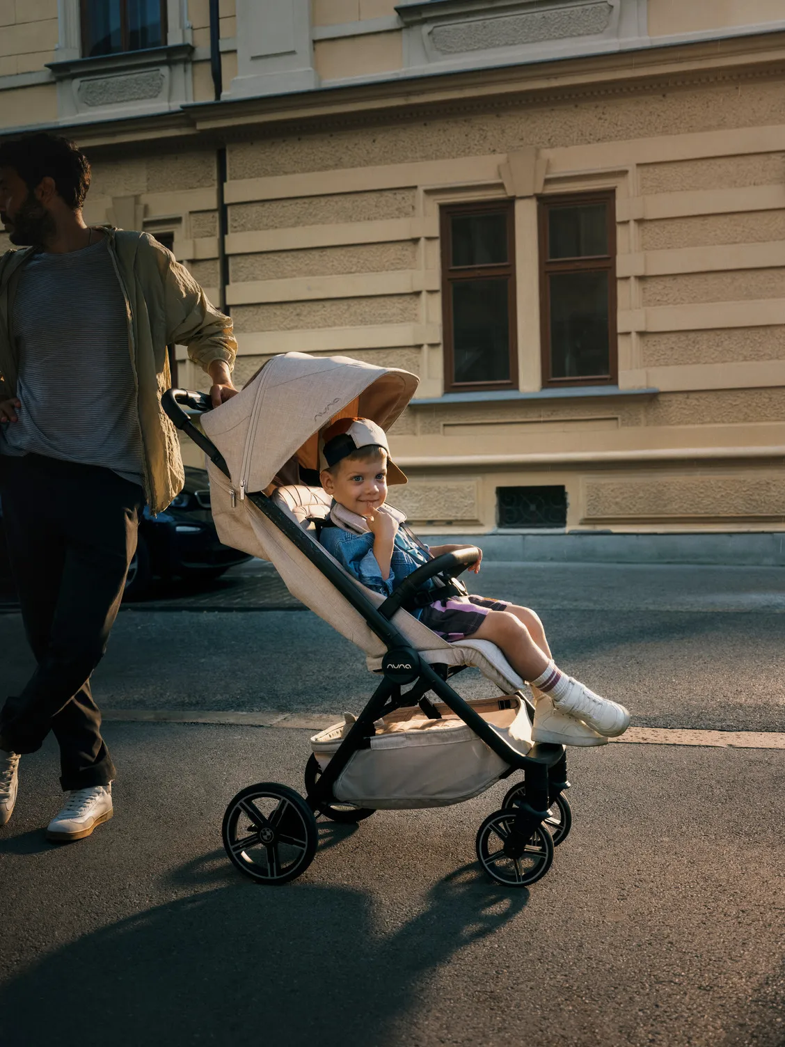 Коляска прогулочная Nuna TRVL LX BMW Mica №17